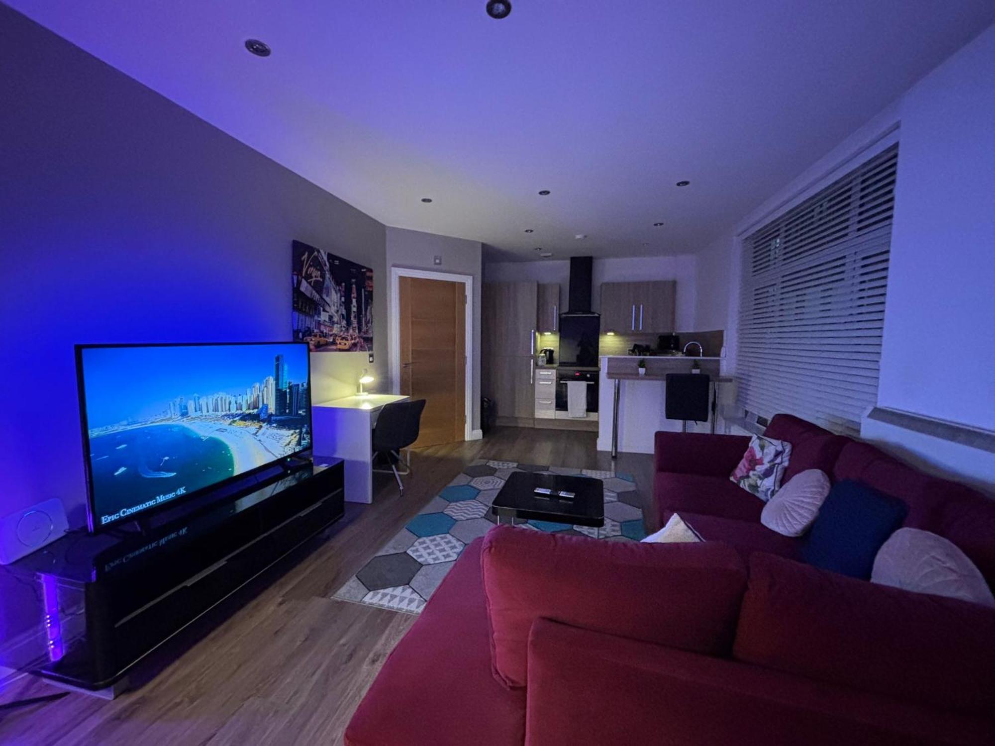 24-7 Secured City Centre Apartments With Free Underground Parking And Wifi Birmingham Exteriör bild