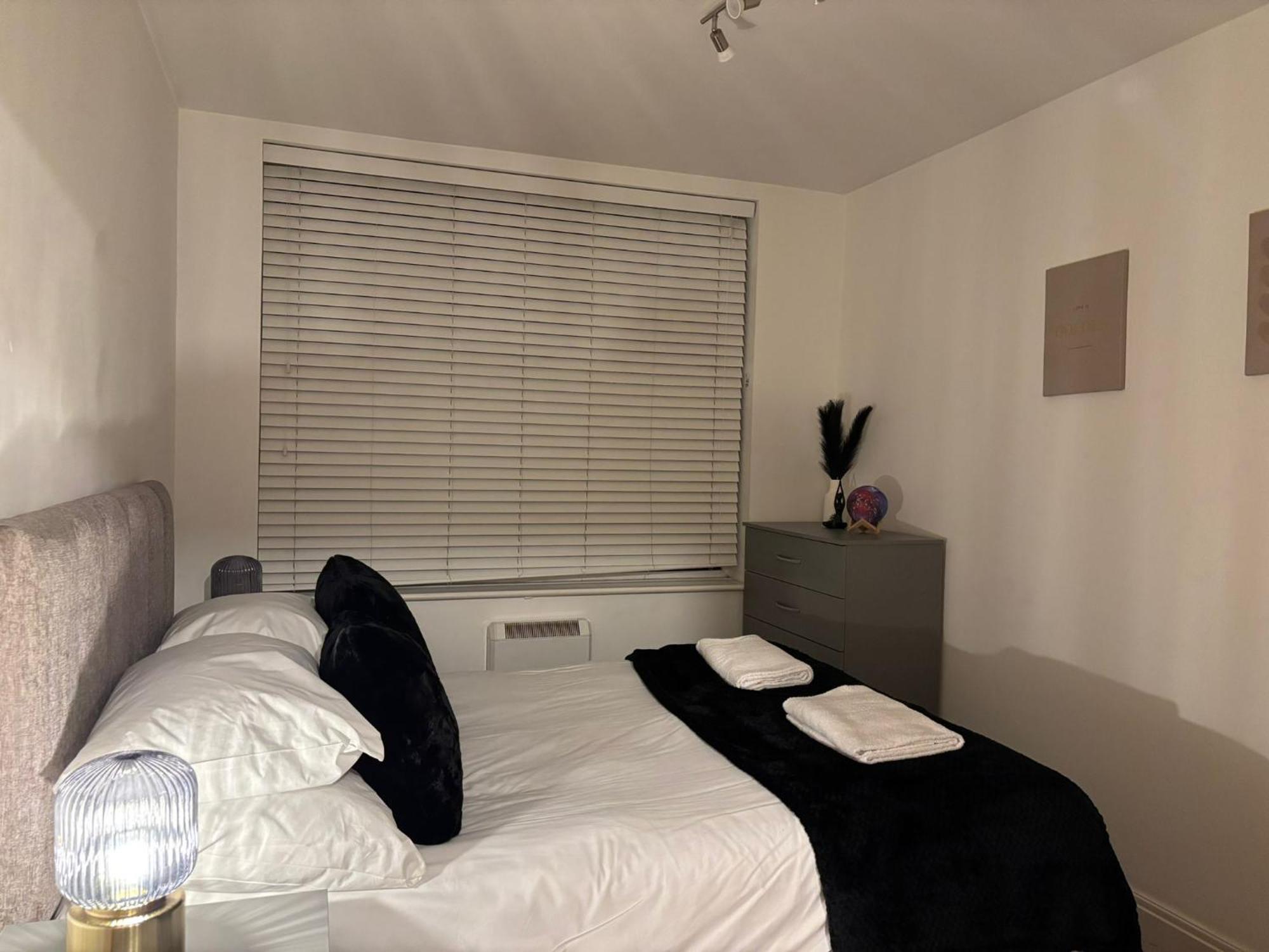 24-7 Secured City Centre Apartments With Free Underground Parking And Wifi Birmingham Exteriör bild