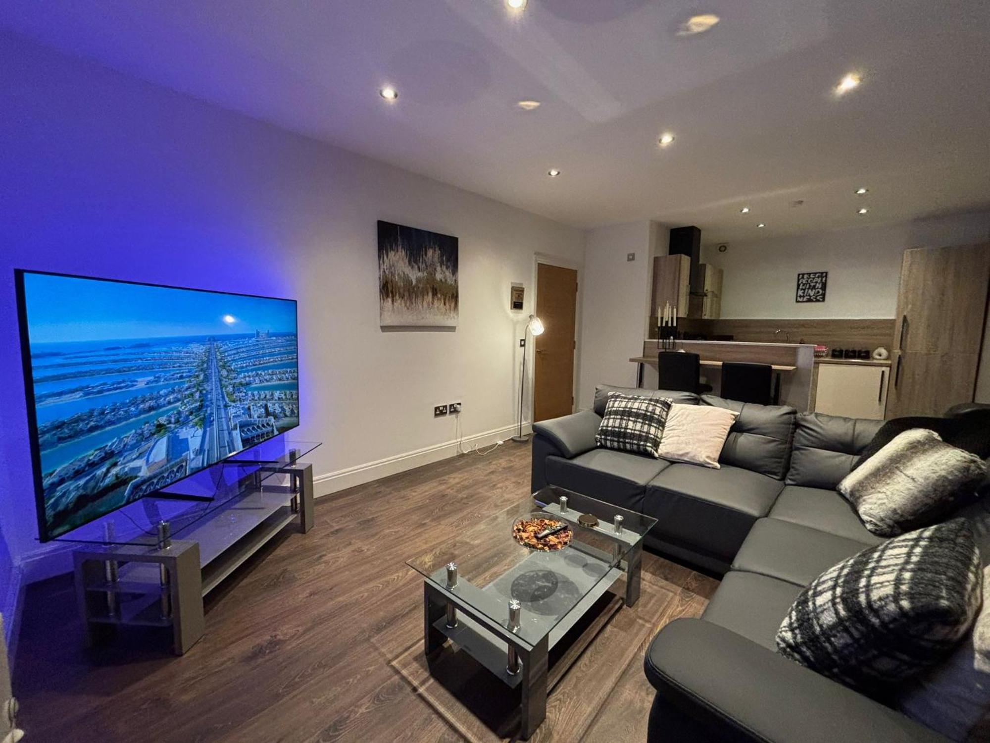 24-7 Secured City Centre Apartments With Free Underground Parking And Wifi Birmingham Exteriör bild