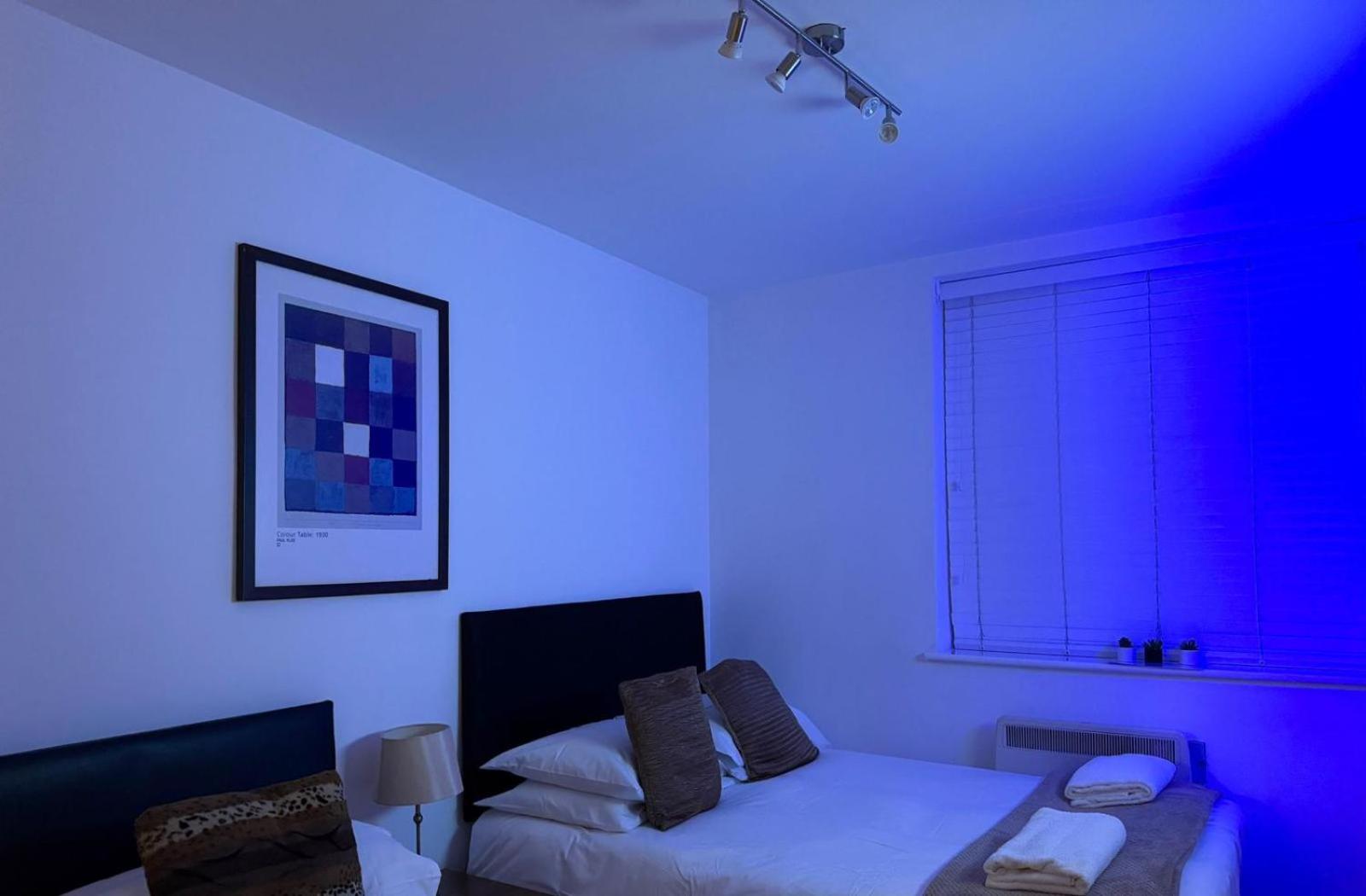 24-7 Secured City Centre Apartments With Free Underground Parking And Wifi Birmingham Exteriör bild