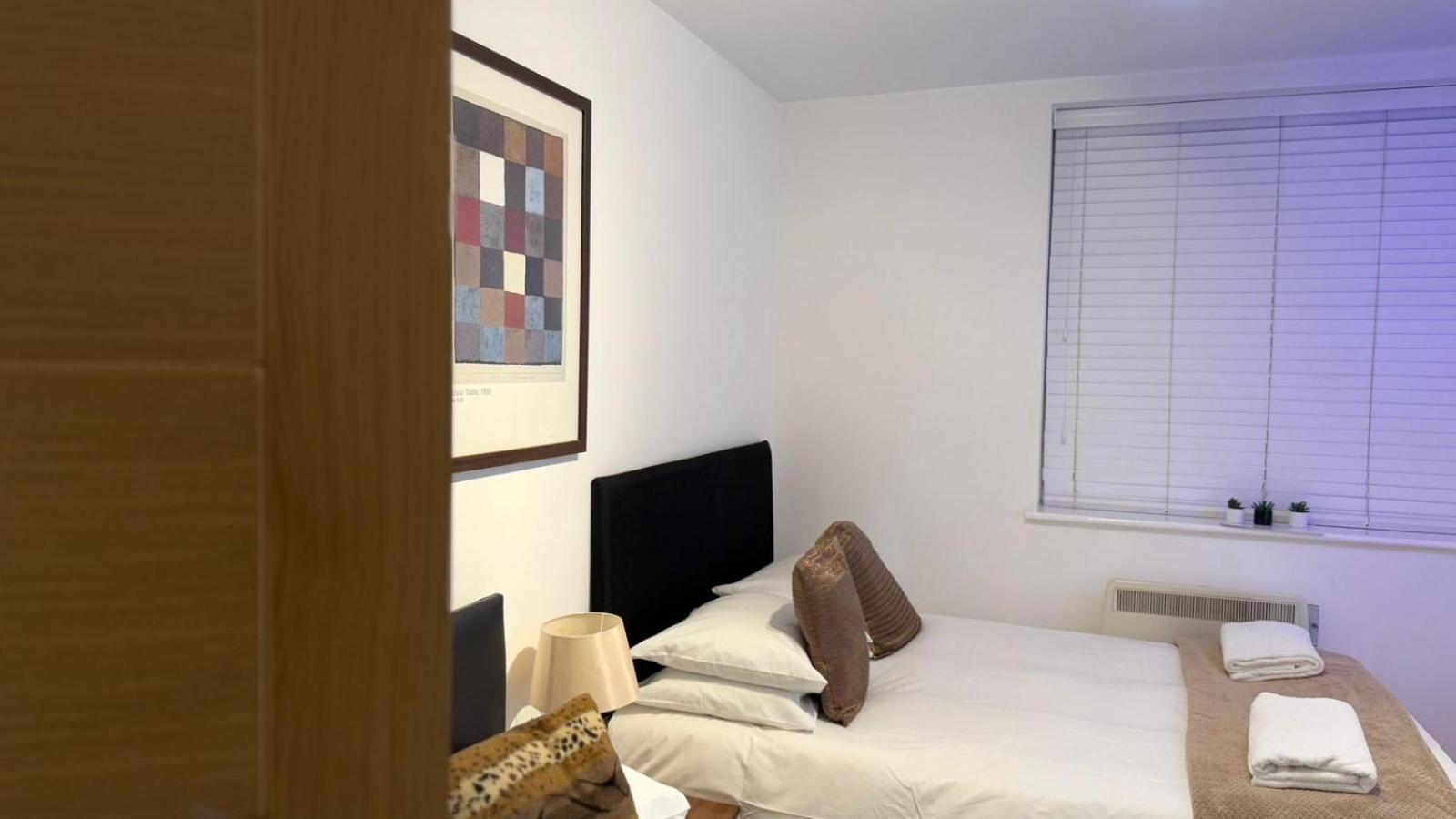 24-7 Secured City Centre Apartments With Free Underground Parking And Wifi Birmingham Exteriör bild