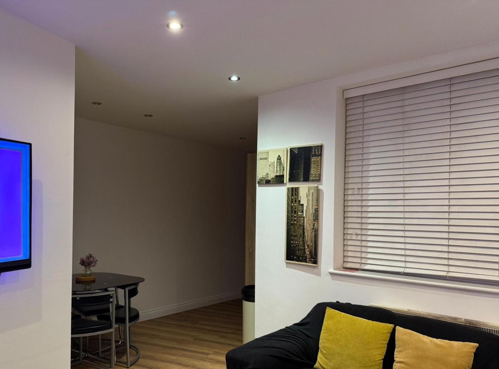 24-7 Secured City Centre Apartments With Free Underground Parking And Wifi Birmingham Exteriör bild