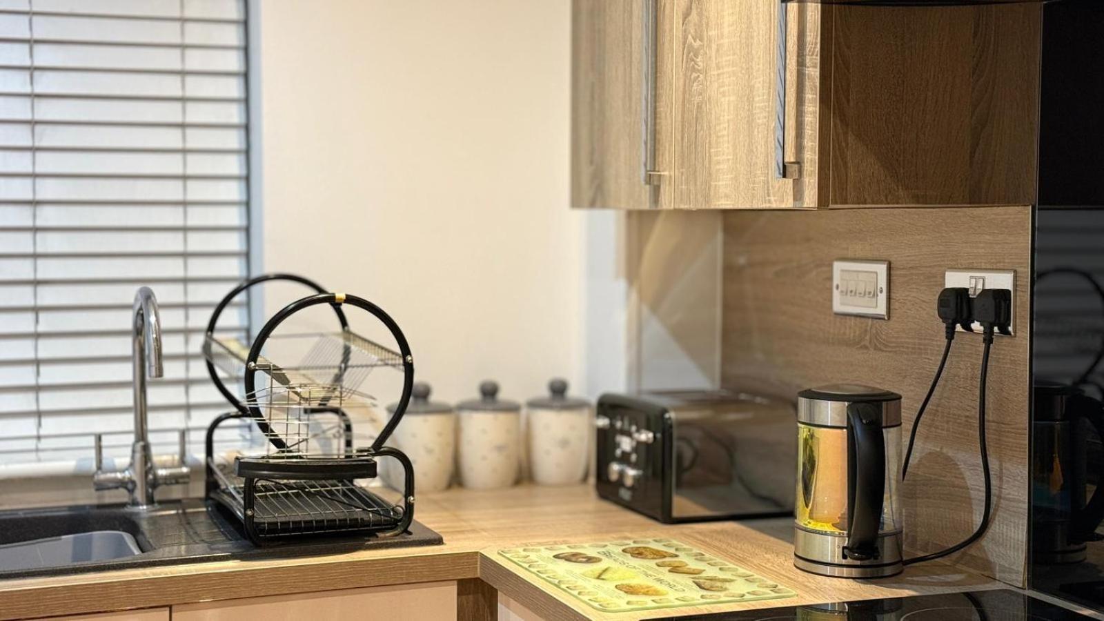 24-7 Secured City Centre Apartments With Free Underground Parking And Wifi Birmingham Exteriör bild