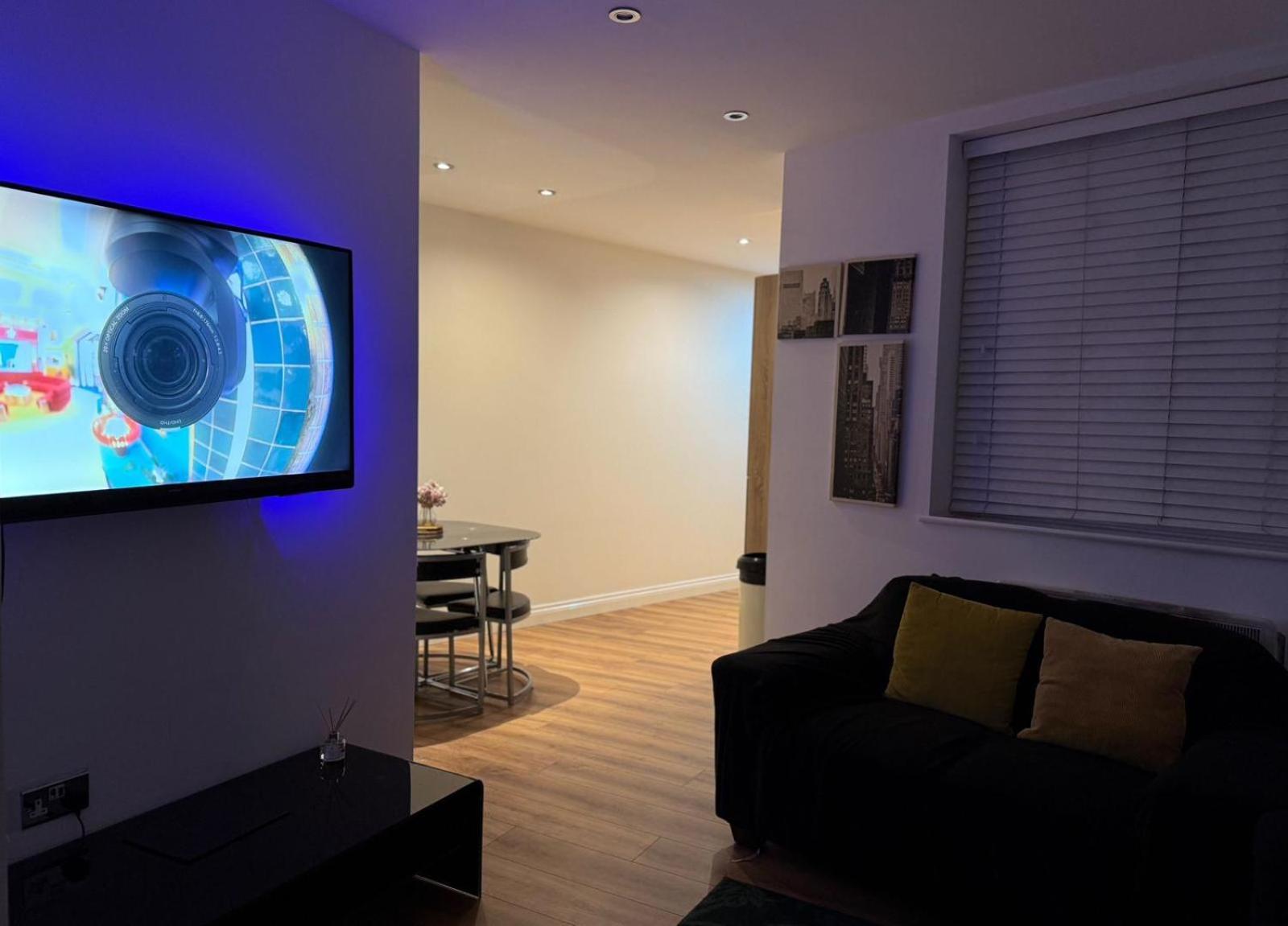 24-7 Secured City Centre Apartments With Free Underground Parking And Wifi Birmingham Exteriör bild